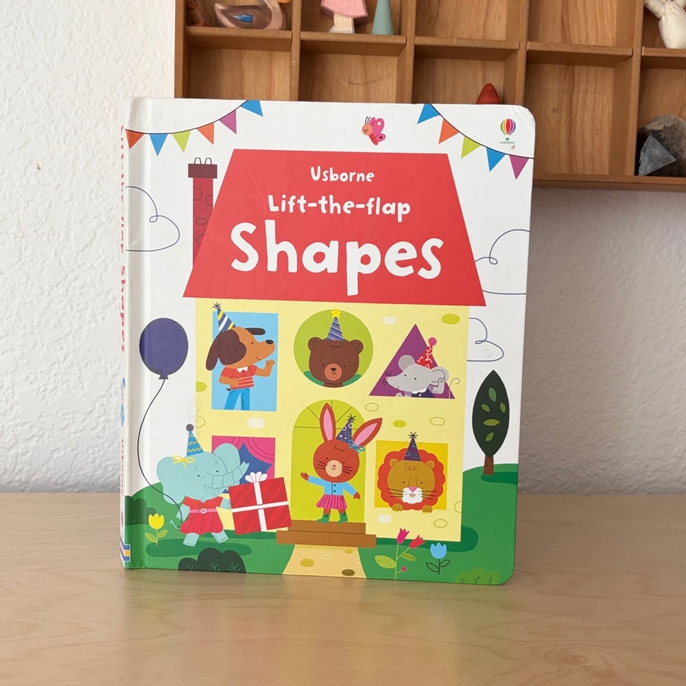 Usborne Lift-the-flap Shapes Board Book - homeschool preschool - Picture 1 of 7
